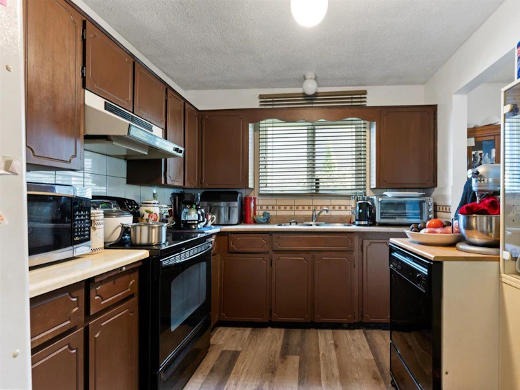 45344 Creekside Drive, Chilliwack, BC, V2P 7K6 - 6