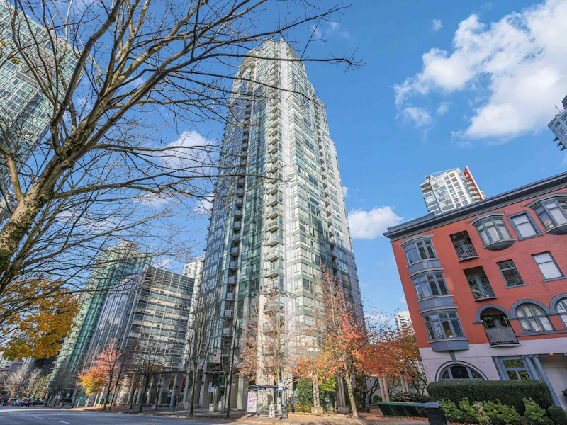 703 - 1239 W Georgia Street, Vancouver BC V6E 4R8