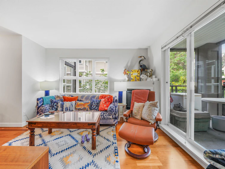 206-736 W 14th Avenue, Vancouver, BC, V5Z 1P9 - 2