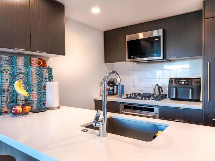 605-8189 Cambie Street, Vancouver, BC, V6P 0G6 - 4
