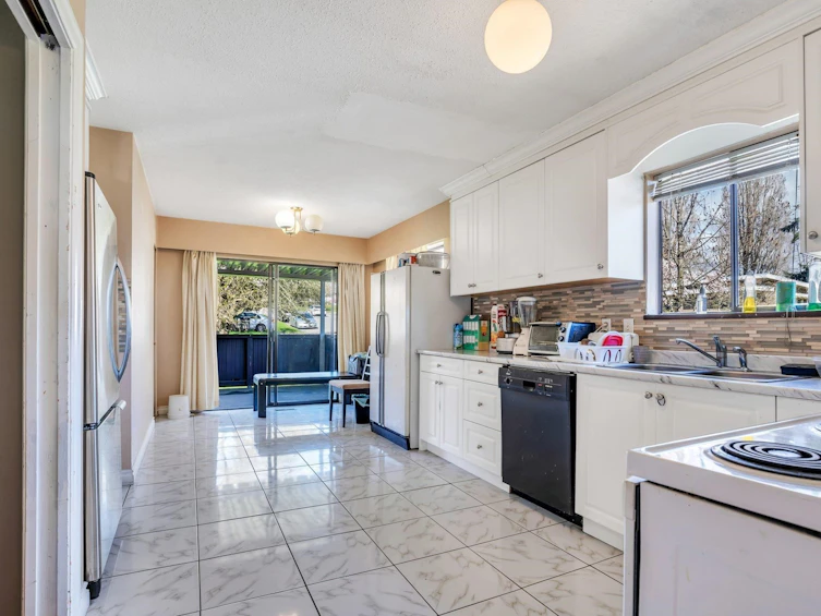 7675 Prince Albert Street, Vancouver, BC, V5X 3Z3 - 8