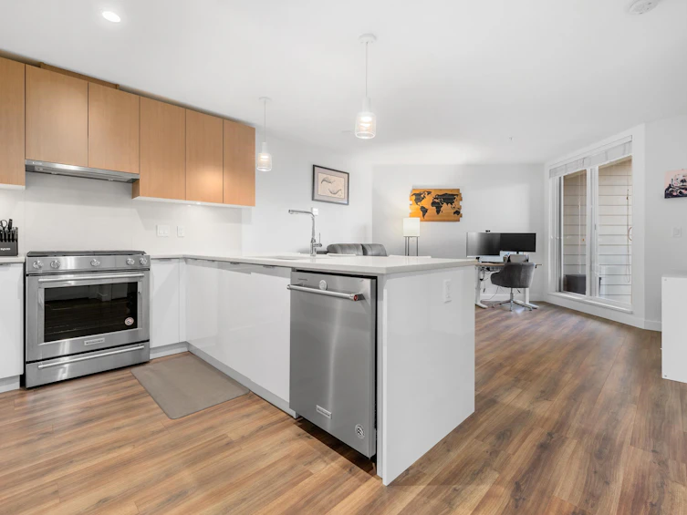 214-108 E 8th Street, North Vancouver, BC, V7L 0H1 - 7