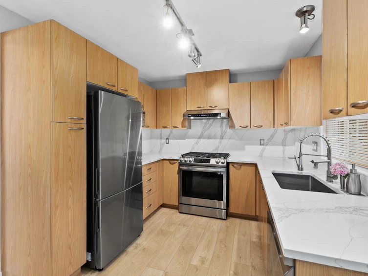 209-2958 Silver Springs Boulevard, Coquitlam, BC, V3E 3R9 - 9