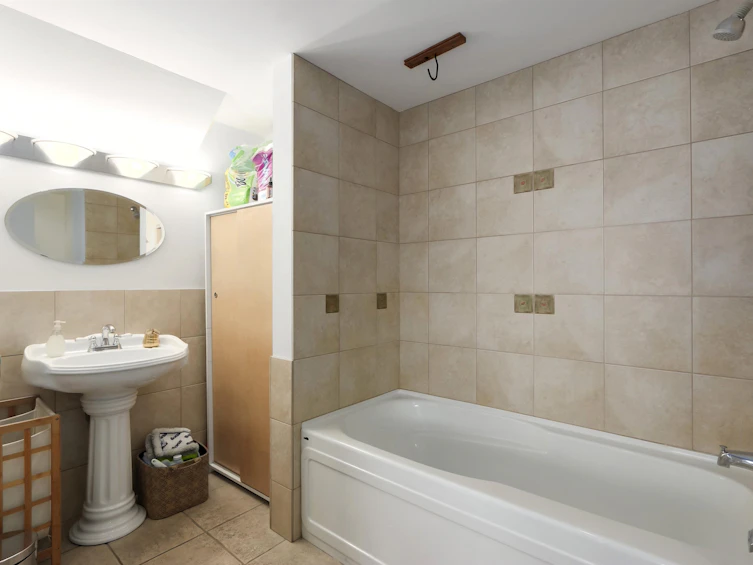 15 Gore Avenue, Vancouver, BC, V6A 2Y8 - 21