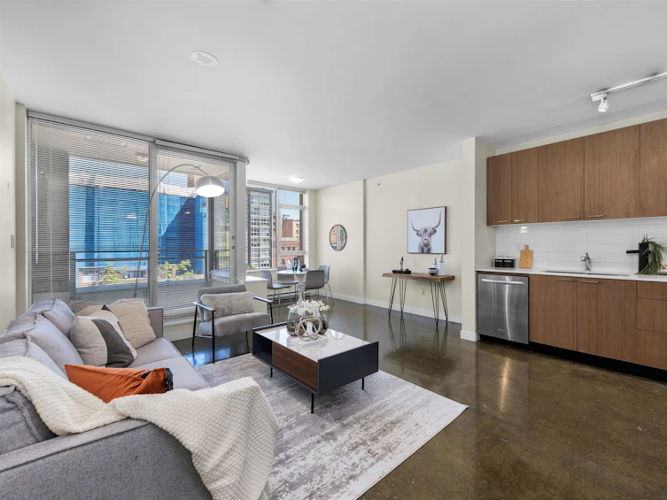 611-221 Union Street, Vancouver, BC, V6A 0B4 - 2