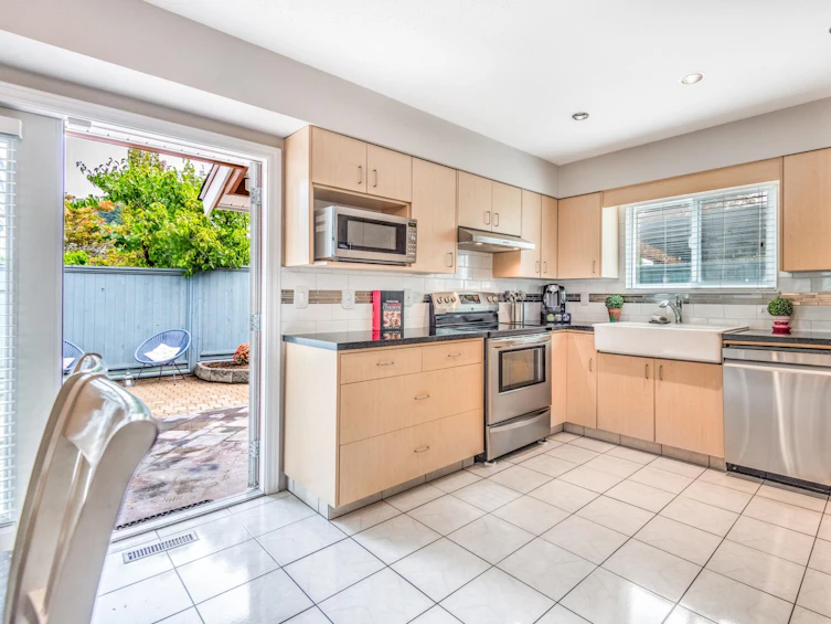 1234 River Drive, Coquitlam, BC, V3E 1N6 - 6