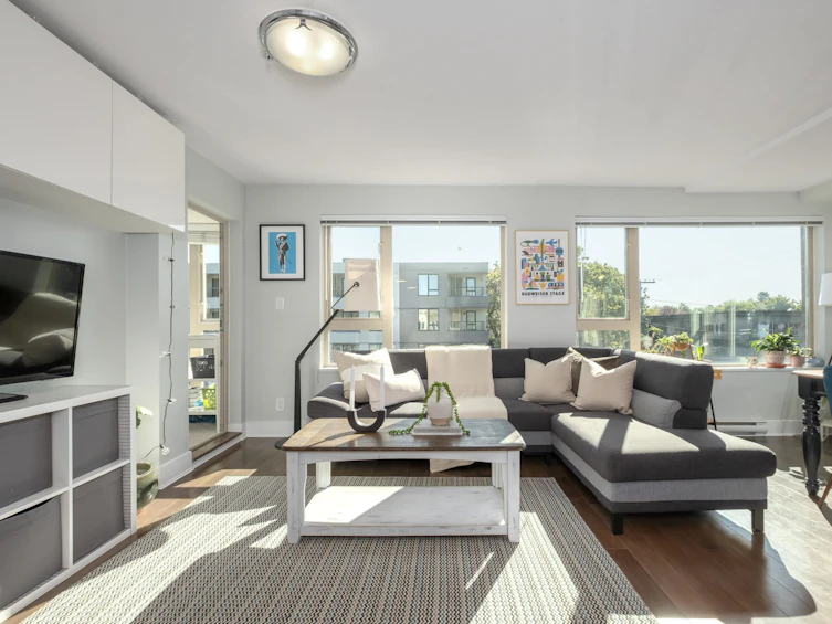 310-1689 E 13th Avenue, Vancouver, BC, V5N 0A5 - 2