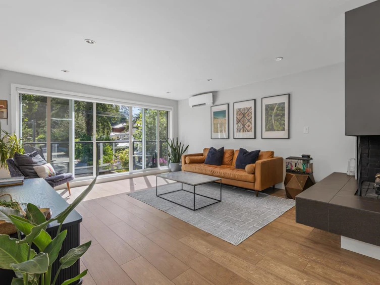 2015 Philip Avenue, North Vancouver, BC, V7P 2W5 - 2