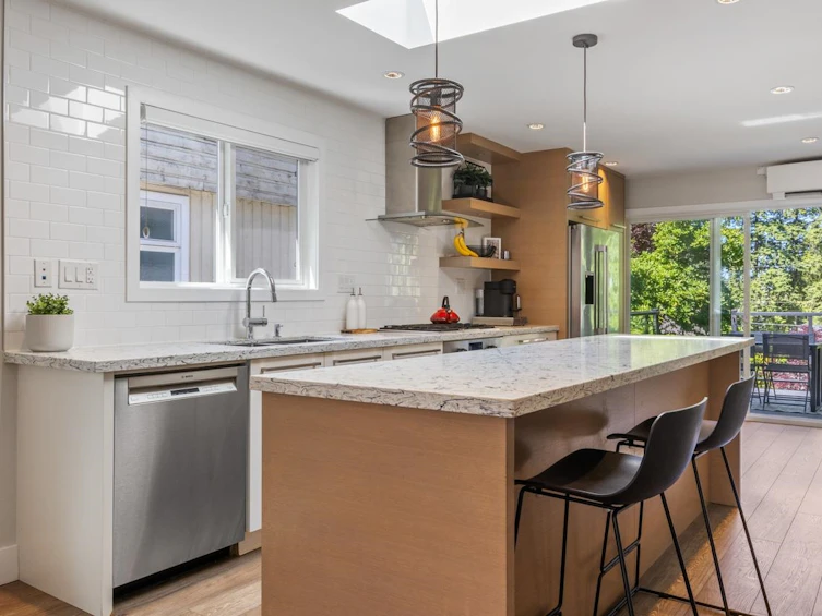 2015 Philip Avenue, North Vancouver, BC, V7P 2W5 - 11