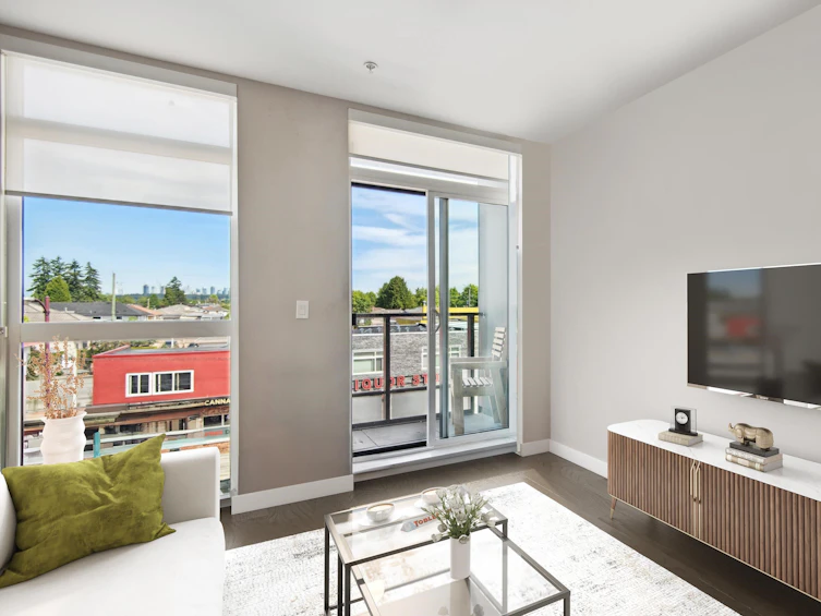 301-6555 Victoria Drive, Vancouver, BC, V5P 3X8 - 3