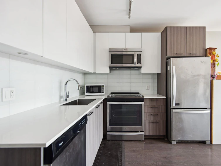301-6555 Victoria Drive, Vancouver, BC, V5P 3X8 - 7