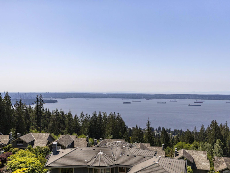 407 - 2535 Garden Court, West Vancouver BC V7S 0A1