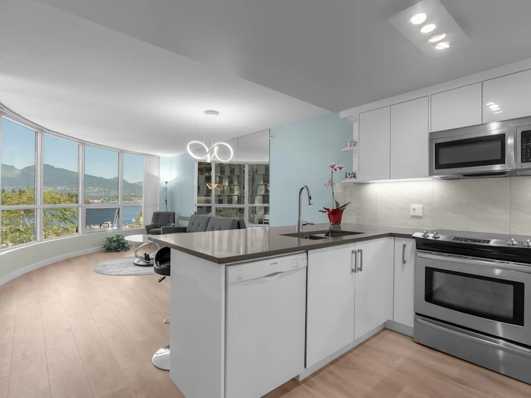 501-555 Jervis Street, Vancouver, BC, V6E 4N1 - 2