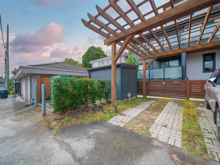 2743 Ward Street, Vancouver, BC, V5R 4S7 - 4