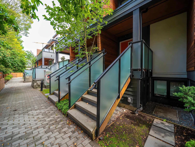 2743 Ward Street, Vancouver, BC, V5R 4S7 - 5