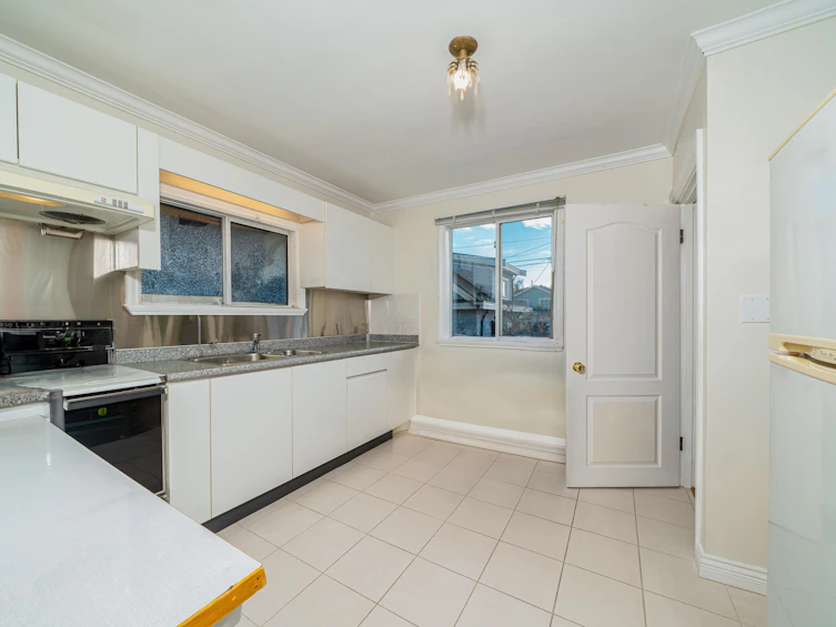 3282 Parker Street, Vancouver, BC, V5K 2V8 - 11