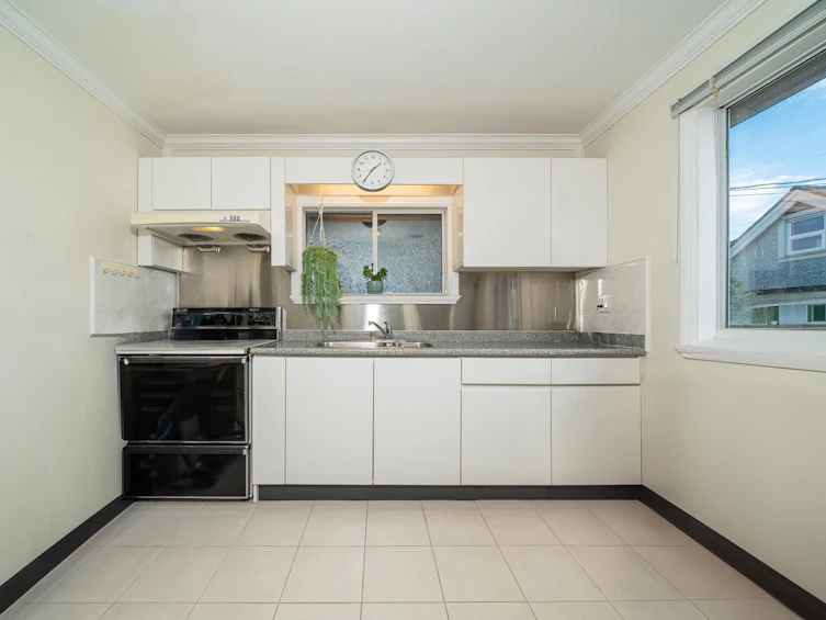 3282 Parker Street, Vancouver, BC, V5K 2V8 - 12
