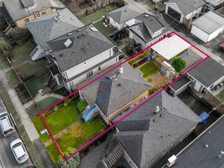 3282 Parker Street, Vancouver, BC, V5K 2V8 - 23