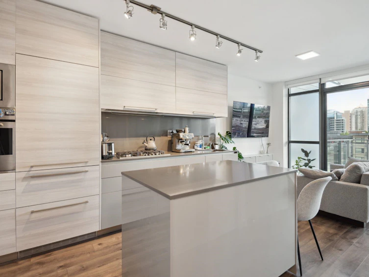 902-4488 Juneau Street, Burnaby, BC, V5C 0M4 - 7