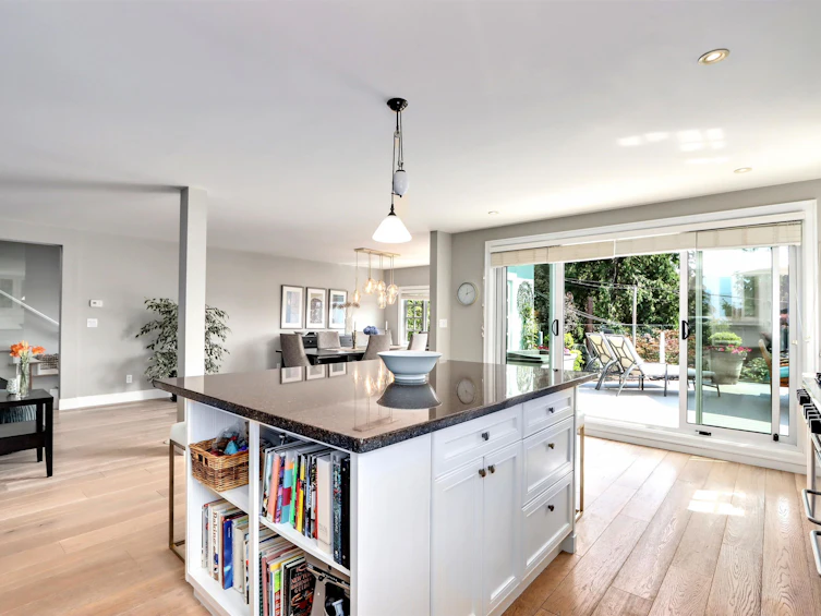 2507 Caledonia Avenue, North Vancouver, BC, V7G 1T8 - 11