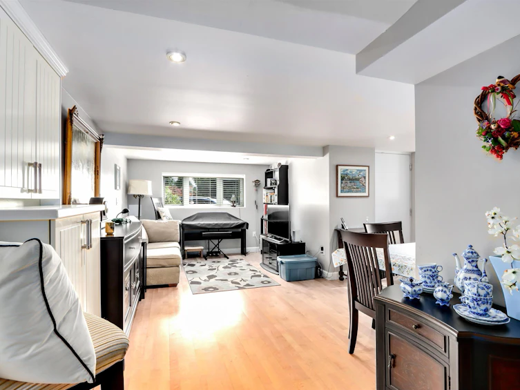 2507 Caledonia Avenue, North Vancouver, BC, V7G 1T8 - 25
