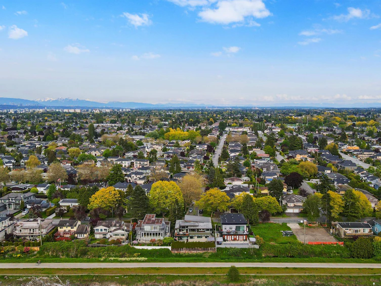 8631 Seafair Drive, Richmond, BC, V7C 1X7 - 39