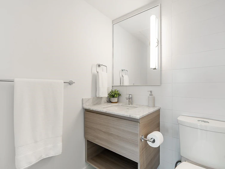 2011-988 Quayside Drive, New Westminster, BC, V3M 0L5 - 18