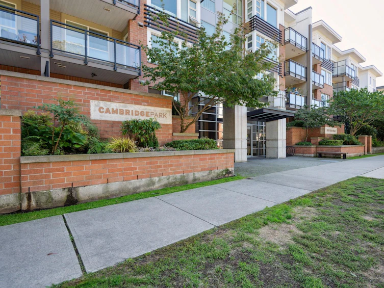 335-9500 Odlin Road, Richmond, BC, V6X 0H5 - 4
