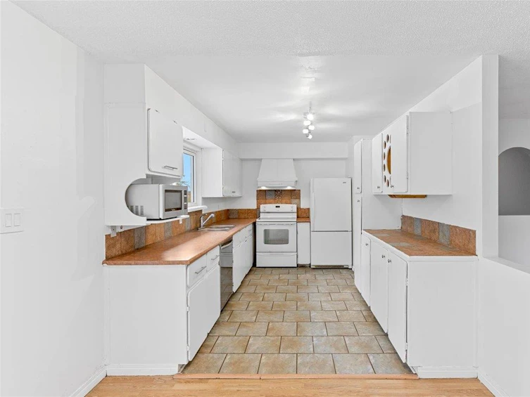 14888 88 Avenue, Surrey, BC, V3S 2S5 - 3