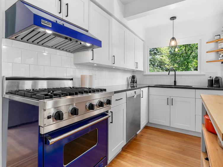 1001 W 19th Street, North Vancouver, BC, V7P 3C8 - 11