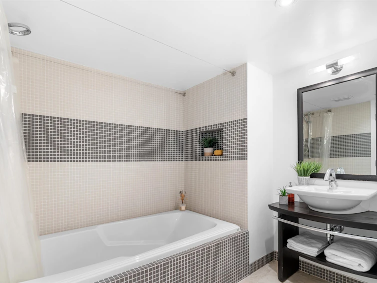 1001 W 19th Street, North Vancouver, BC, V7P 3C8 - 24