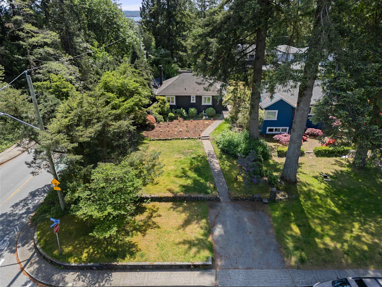 1001 W 19th Street, North Vancouver, BC, V7P 3C8 - 34