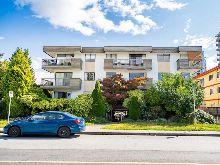 204-1650 Chesterfield Avenue, North Vancouver, BC, V7M 2N7 - 2