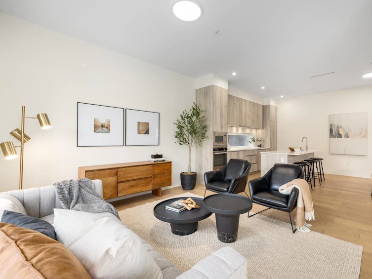 2561 East 40th Avenue, Vancouver, BC, V5R 2V8 - 6