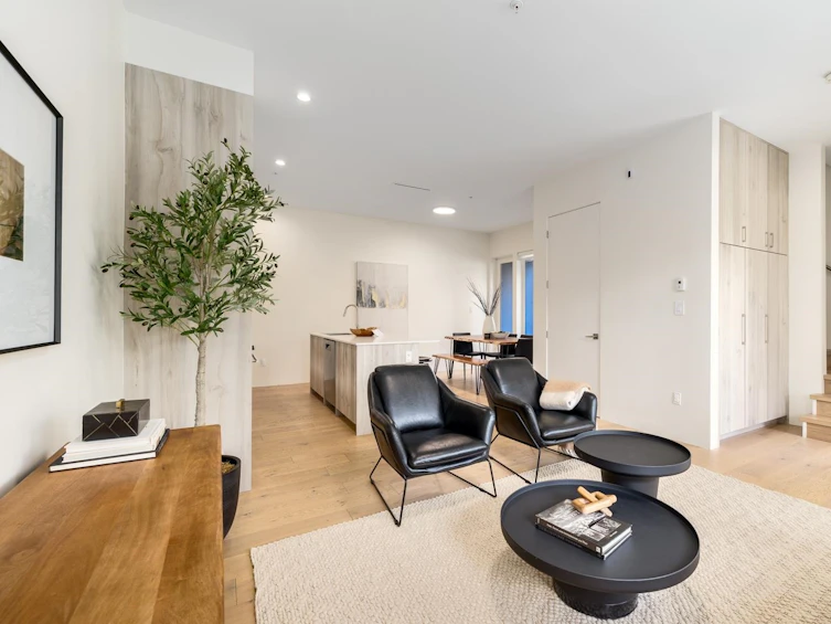 2561 East 40th Avenue, Vancouver, BC, V5R 2V8 - 7