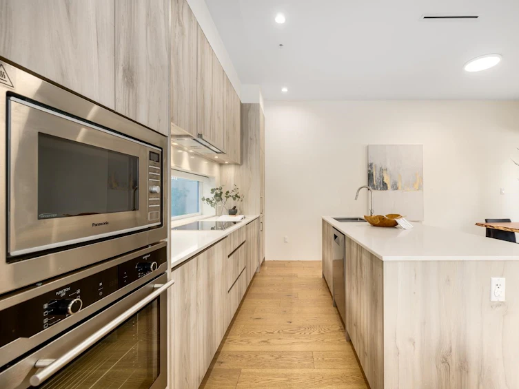 2561 East 40th Avenue, Vancouver, BC, V5R 2V8 - 9