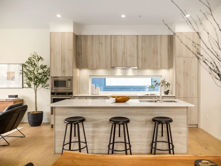 2561 East 40th Avenue, Vancouver, BC, V5R 2V8 - 11