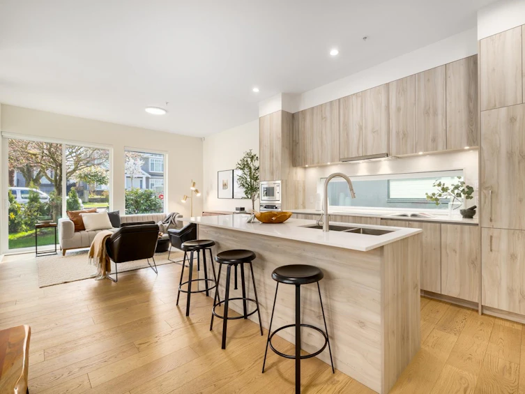 2561 East 40th Avenue, Vancouver, BC, V5R 2V8 - 12