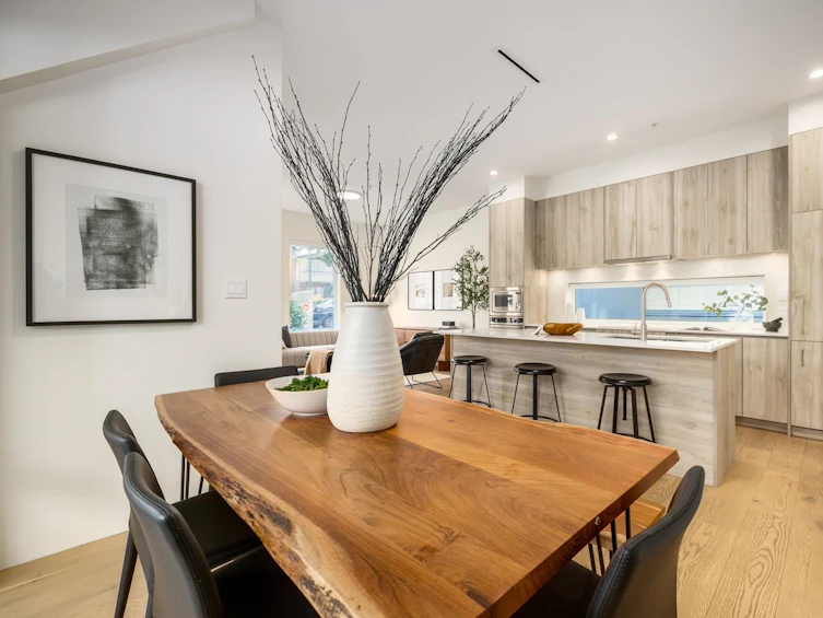2561 East 40th Avenue, Vancouver, BC, V5R 2V8 - 13