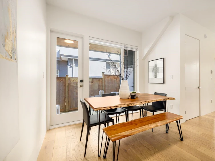 2561 East 40th Avenue, Vancouver, BC, V5R 2V8 - 14