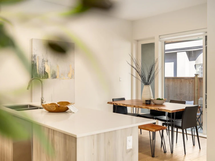 2561 East 40th Avenue, Vancouver, BC, V5R 2V8 - 15