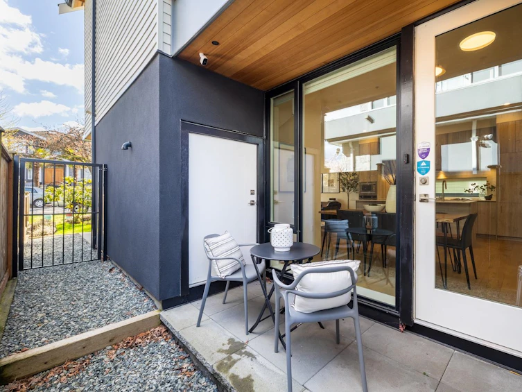 2561 East 40th Avenue, Vancouver, BC, V5R 2V8 - 16