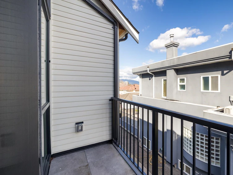2561 East 40th Avenue, Vancouver, BC, V5R 2V8 - 20