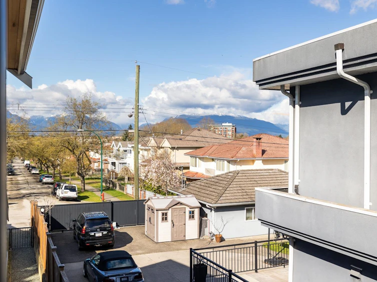 2561 East 40th Avenue, Vancouver, BC, V5R 2V8 - 21