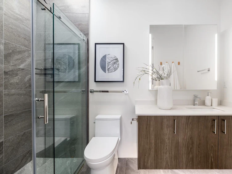 2561 East 40th Avenue, Vancouver, BC, V5R 2V8 - 23