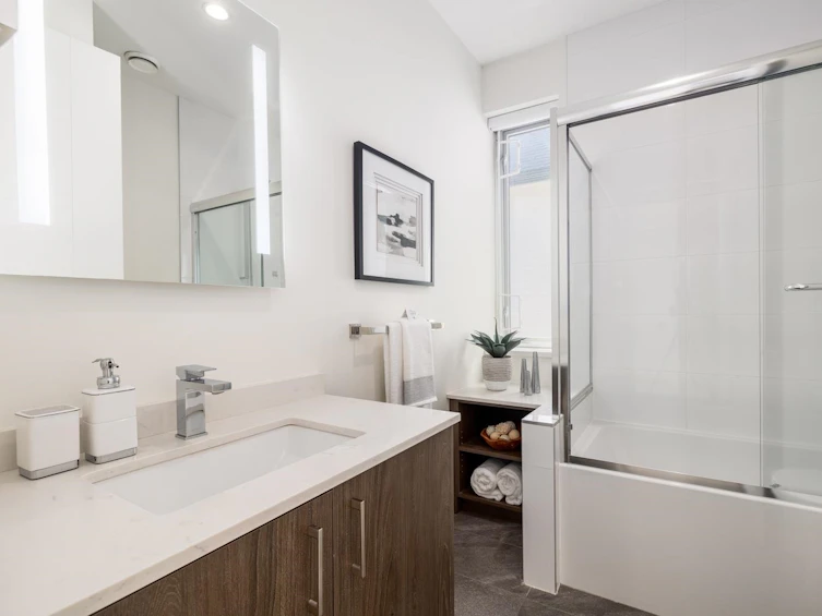 2561 East 40th Avenue, Vancouver, BC, V5R 2V8 - 28
