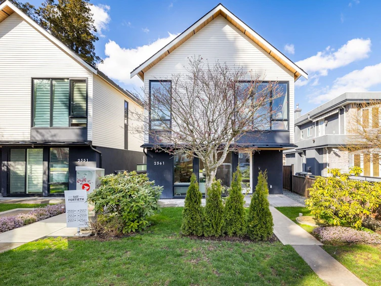 2561 East 40th Avenue, Vancouver, BC, V5R 2V8 - 31