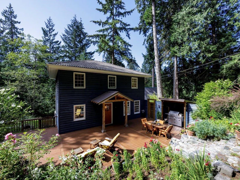 944 Windjammer Road, Bowen Island BC V0N 1G2