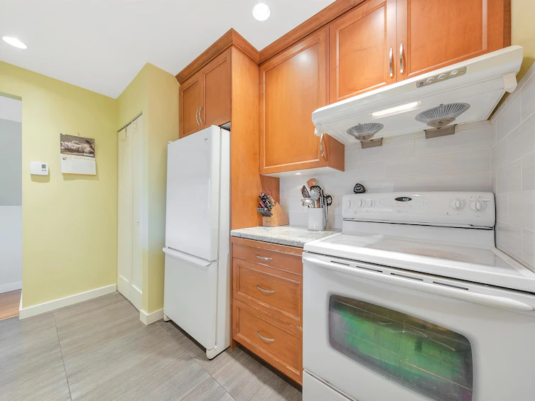 1362 W 7th Avenue, Vancouver, BC, V6H 3W5 - 11