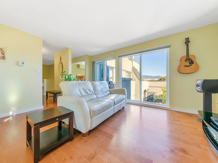 1362 W 7th Avenue, Vancouver, BC, V6H 3W5 - 3